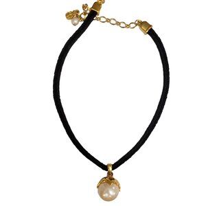 Liz Claiborne Gold Tone Black Cord Faux Pearl Pendant Necklace 17.25 Inches M490